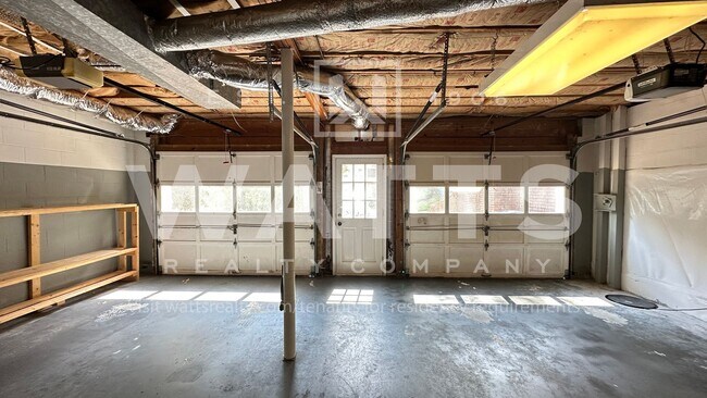 Building Photo - 4 Bedroom, 4.5 Bath Home in Heart of Hoover