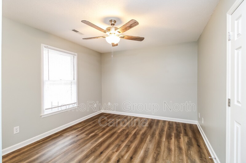Building Photo - 4627 Lawndale Dr
