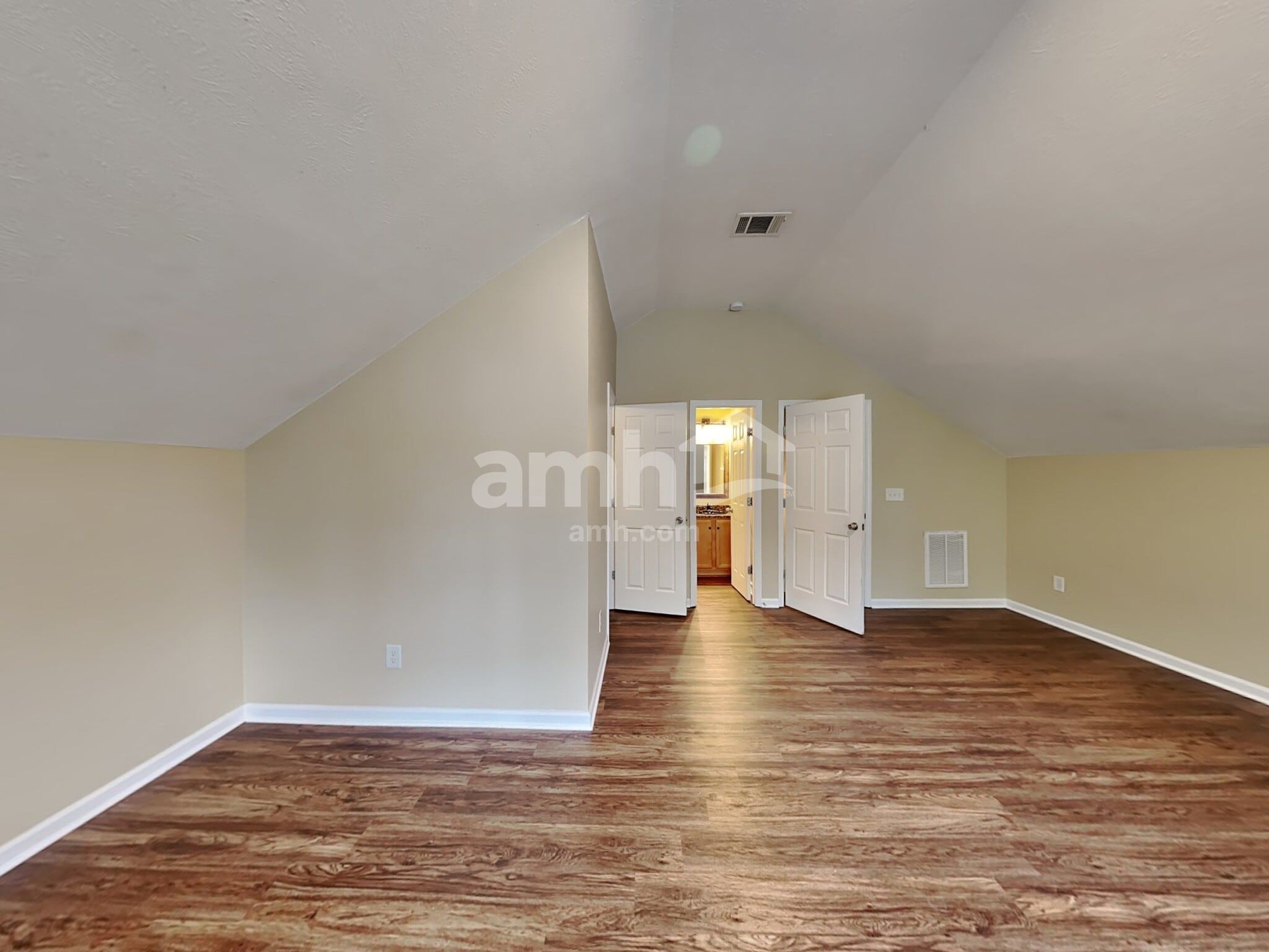 Building Photo - 304 Sarava Ln