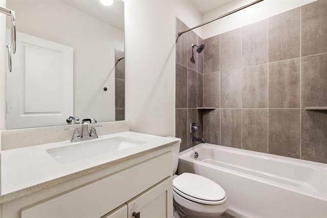 Building Photo - 3773 Wellesley Ave