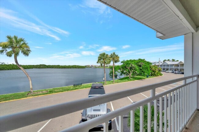 Building Photo - 611 Destiny Dr