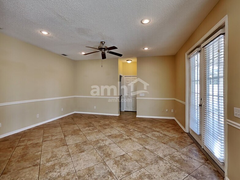 Building Photo - 1415 Loretto Cir