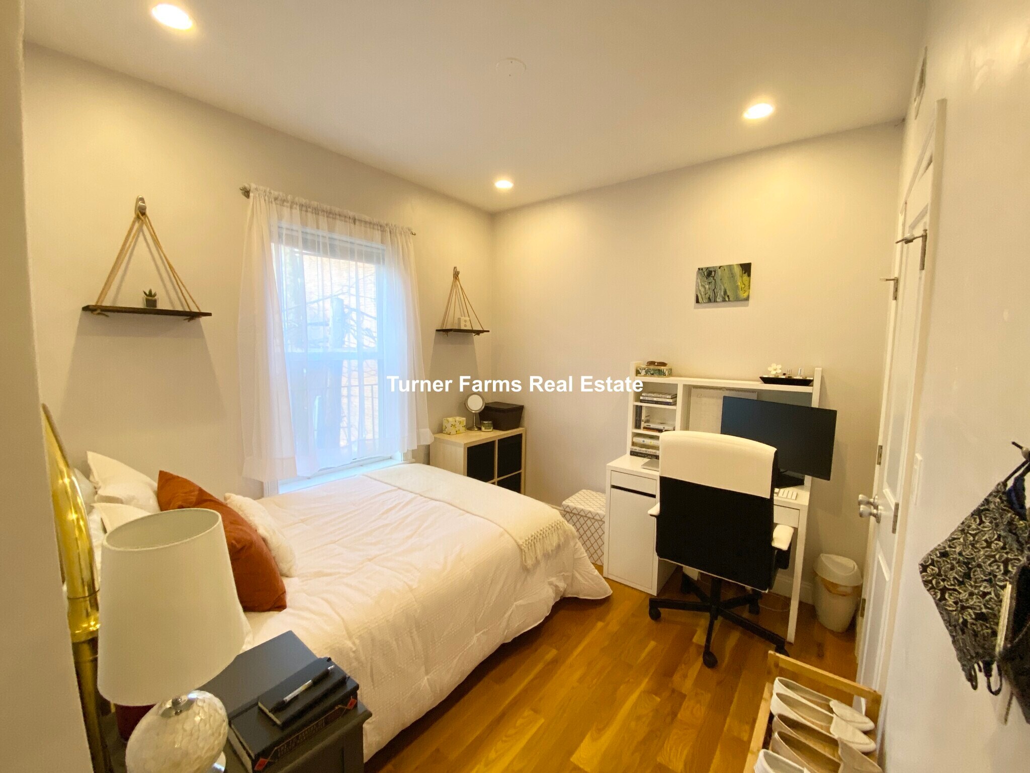 Building Photo - 721 Parker St