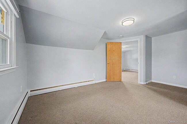 Building Photo - 18 Heath Ln