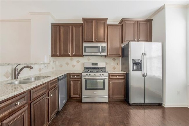 Building Photo - 3382 Vintage Cir SE
