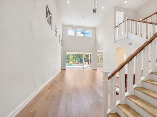 Building Photo - Autumn Woods annual rental in North Naples!