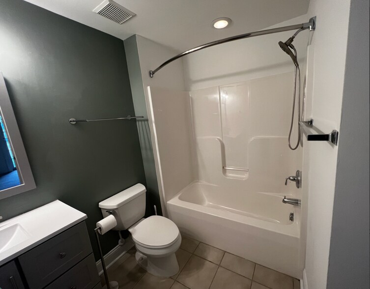Building Photo - 146 Christina Landing Dr