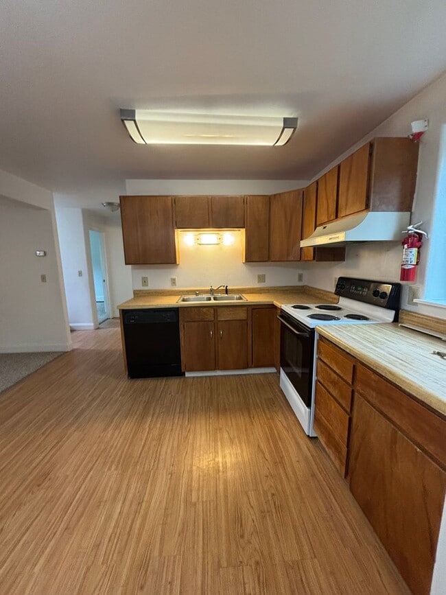 Building Photo - 2406 Mercier St