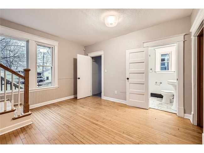 Building Photo - 1156 Marion St