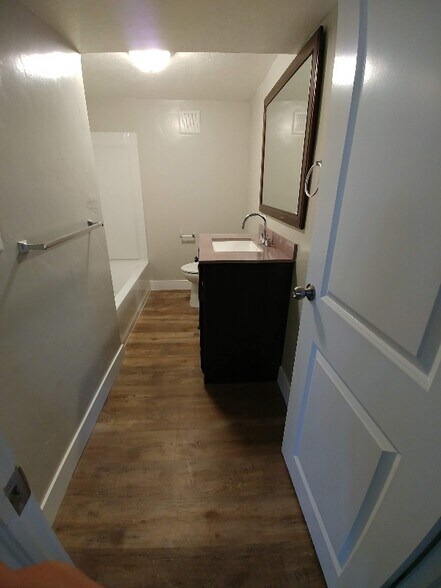 Building Photo - 383 E 400 N