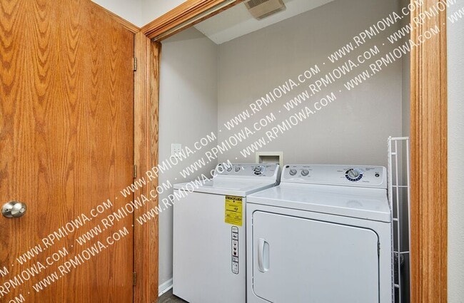 Building Photo - 1913 NW Pleasant St