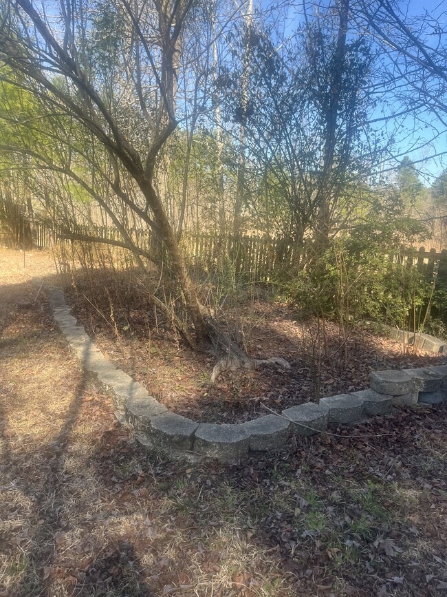 Building Photo - 343 Briarbend Rd