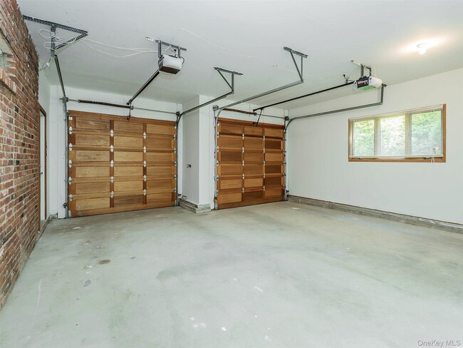 Building Photo - 3 West Dr