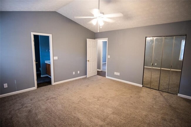 Building Photo - 4885 Streamside Dr
