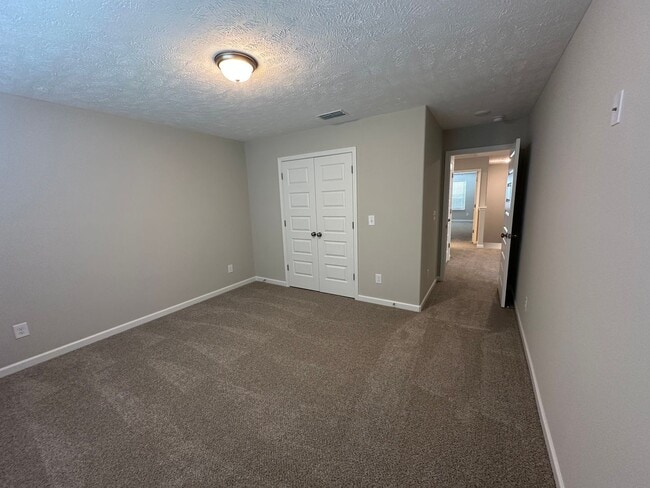 Building Photo - Brand New Townhome In Shelbyville - MOVE I...