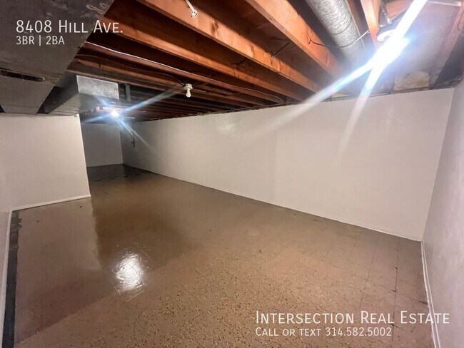 Building Photo - 8408 Hill Ave