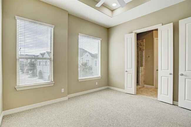 Building Photo - 3830 Center Plaza Dr