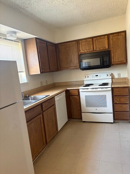 Building Photo - 1672 Brightside Dr