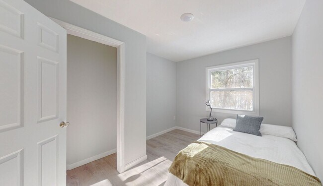 Building Photo - Nasson in the Pines