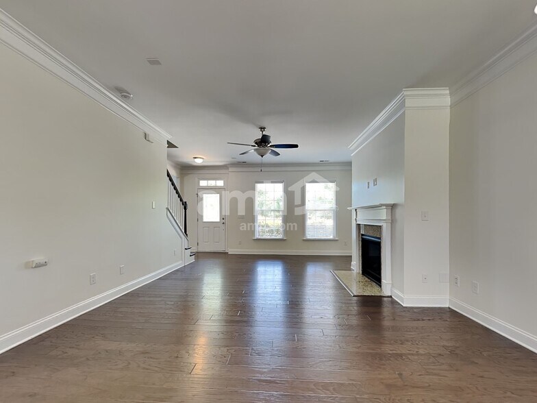 Building Photo - 9919 Maywine Cir
