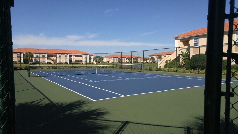 Building Photo - 1030 Villagio Cir