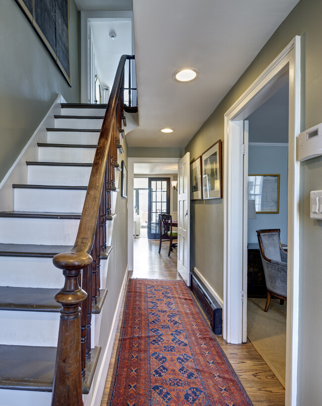 Hallway - 437 State St