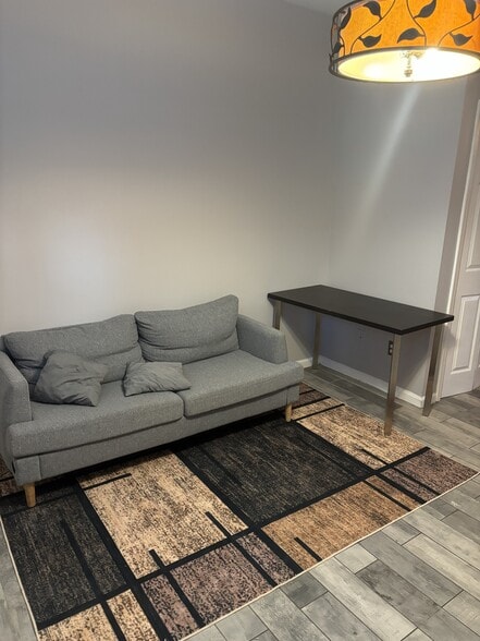 Building Photo - 559 Woodlawn Ave NW