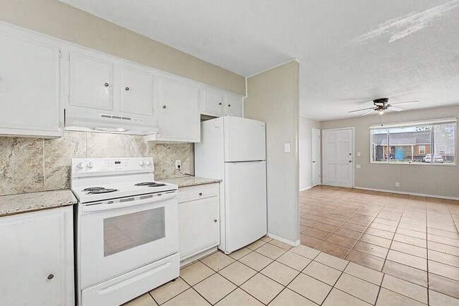 Building Photo - 514 N 8th St