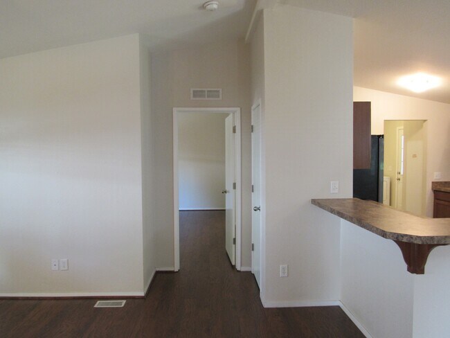 Building Photo - 14750 Cardoza Ct