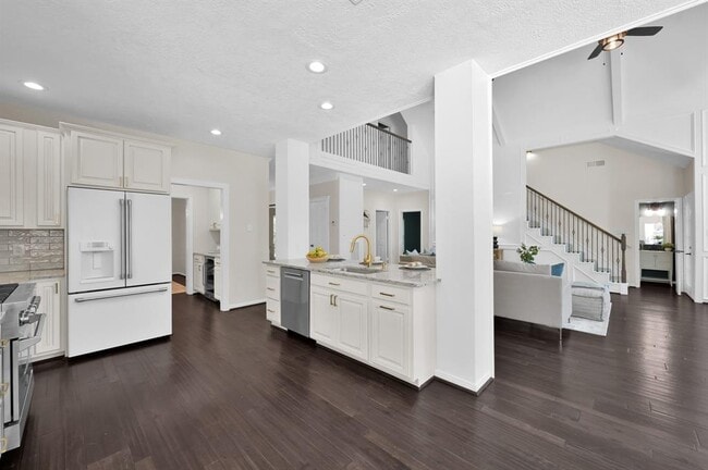 Building Photo - 2811 Crossvine Cir