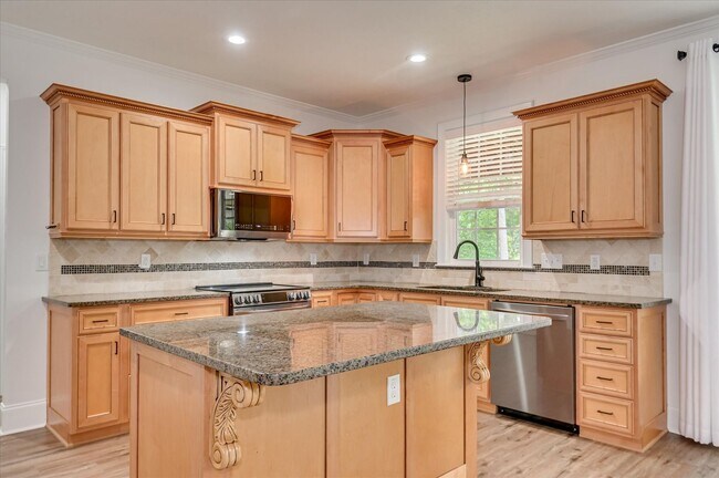 Building Photo - Home For Rent: 765 Mural Lake Ct Grovetown, GA 30813