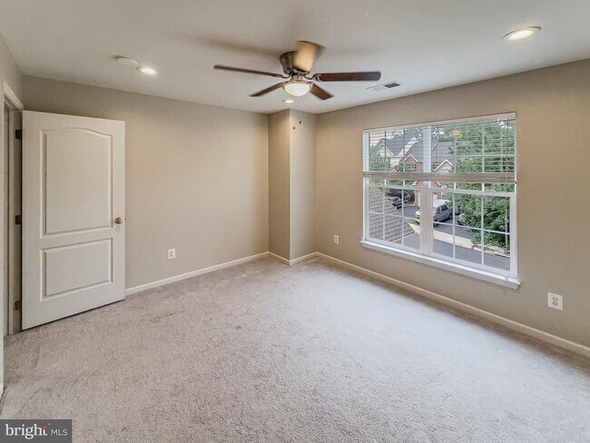 Building Photo - 43263 Somerset Hills Terrace
