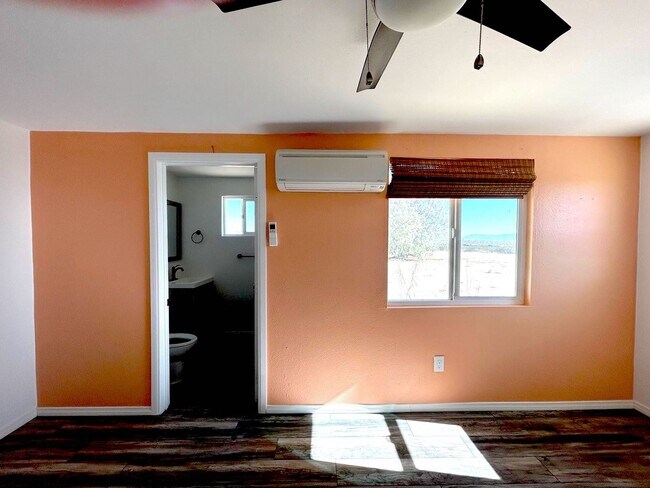 Building Photo - *Beautiful/Private/Views- 3 Bedroom/1.5 Ba...