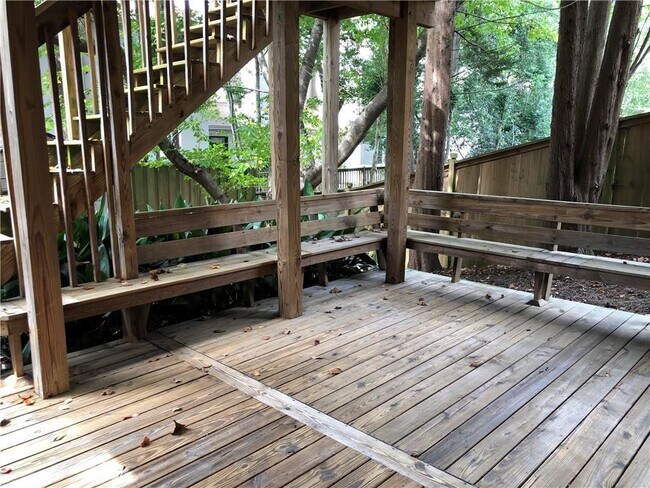 Building Photo - 2242 Lenox Walk NE