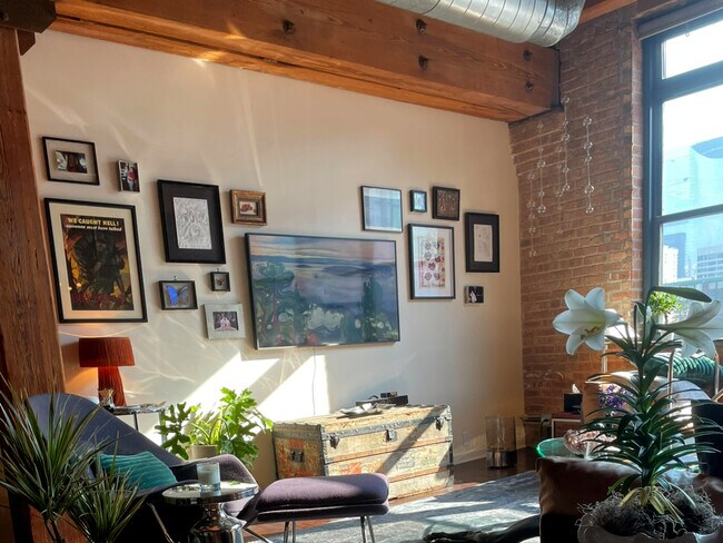 Building Photo - 14 N Peoria St