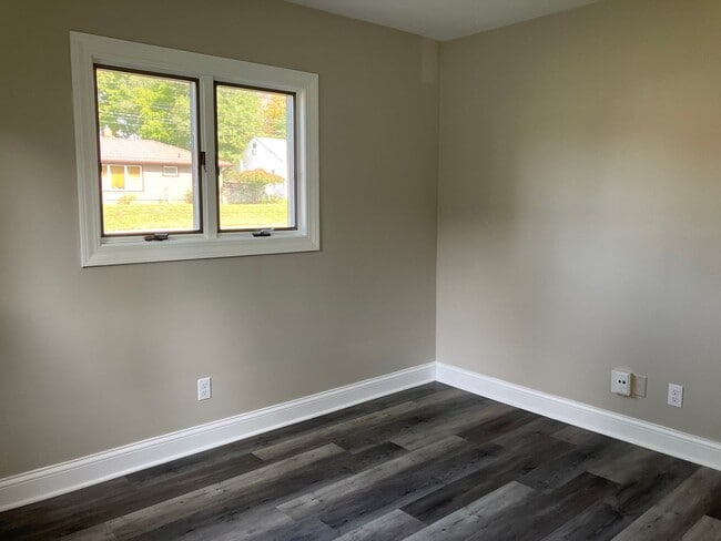 Building Photo - 2406 Triplett Blvd