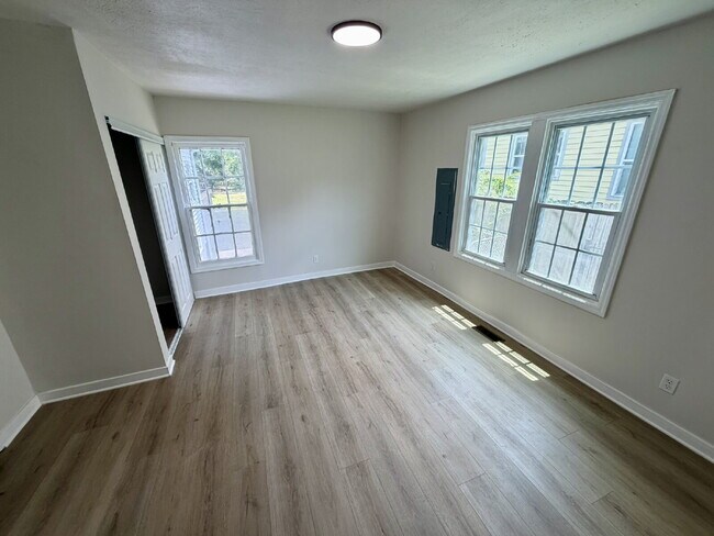 Building Photo - Newly Remodeled 2BR/2BA East Nashville Home with Covered Front Porch, Huge Deck, Spacious Backyar...
