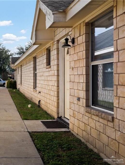 Building Photo - 1208 S Diplomat Dr