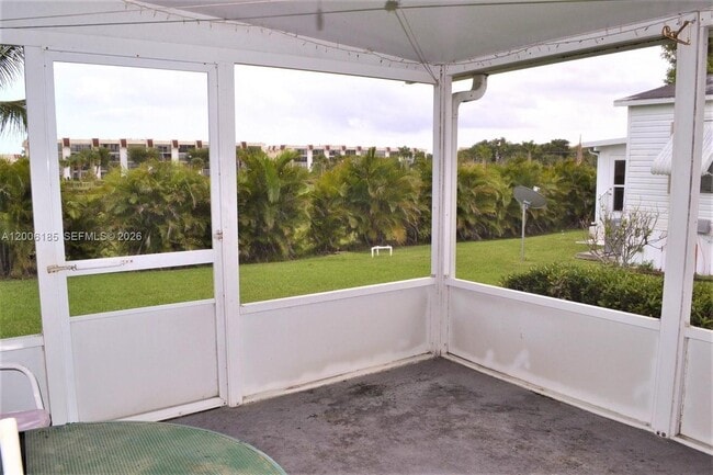 Building Photo - 1620 SW 64th Way