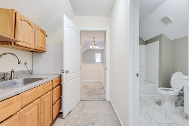 Building Photo - Unique 4BR Home with Private Upstairs Suite & Kitchenette in Georgetown