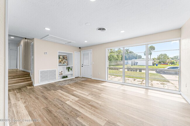 Building Photo - 39 E Azalea Cir