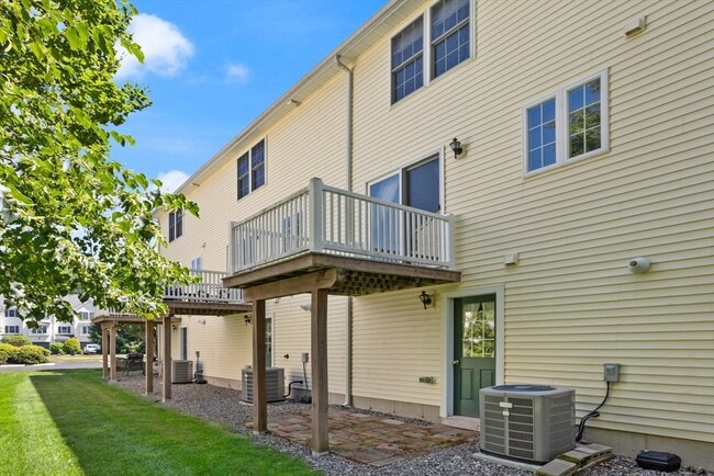 Building Photo - 3 Sandpiper Way