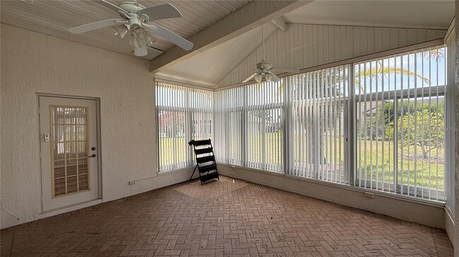 Building Photo - 137 Ridge View Dr