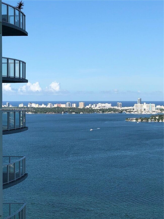 Building Photo - 1900 N Bayshore Dr