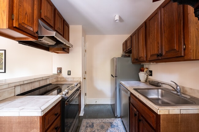 Building Photo - 1018 Bienville St