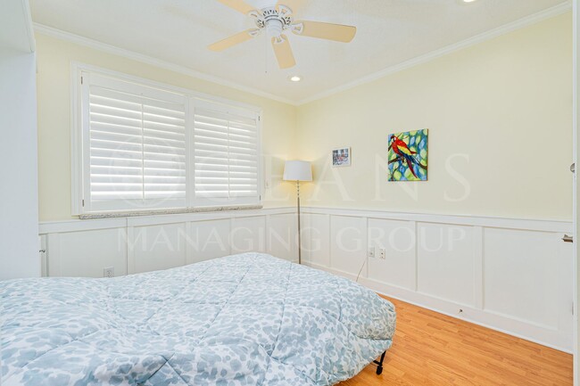 Building Photo - Riverfront Two Bedroom Condo