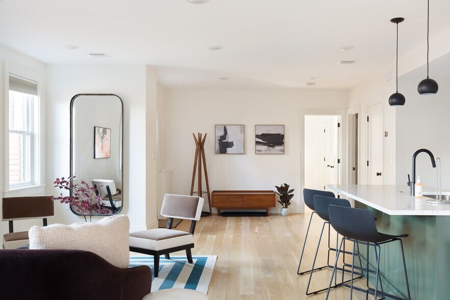 Building Photo - 84 Highland Ave