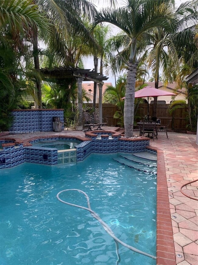 Building Photo - 4908 SW 143rd Ave