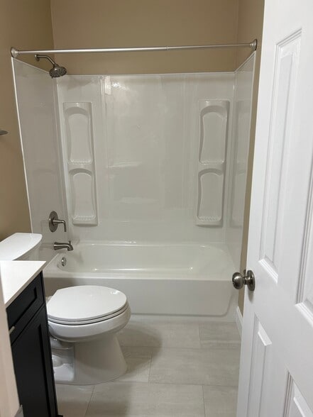 Building Photo - 13 Inwood Terrace