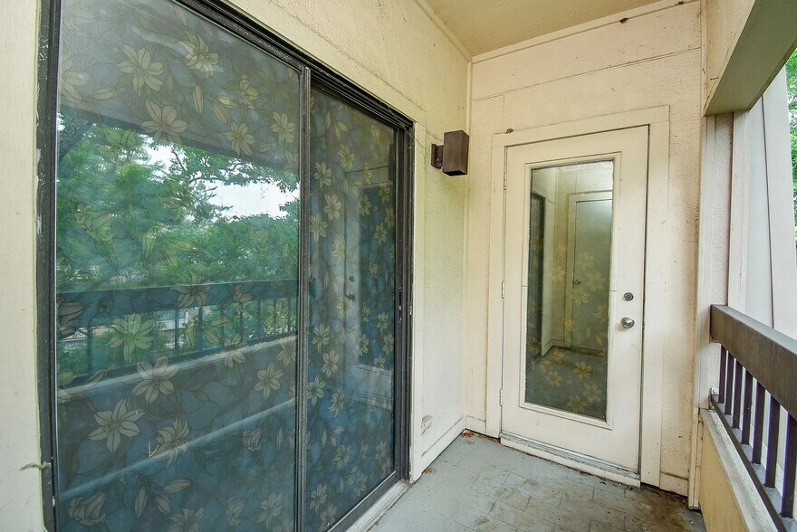 Building Photo - 2211 S Braeswood Blvd